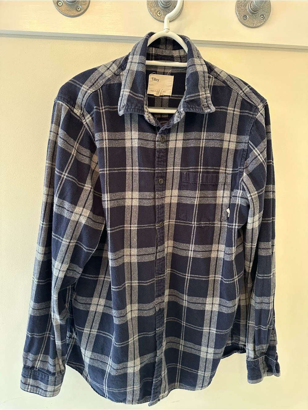 Tilley Men's Navy Plaid Long-Sleeve Button-Down Shirt